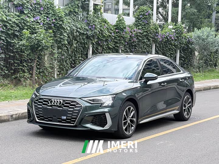 Audi A3 A3L Limousine 35 TFSI aggressive and sporty