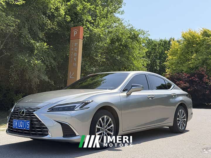 Lexus ES 200 Premium Edition