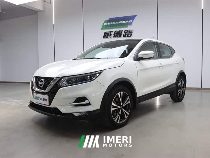 Nissan Qashqai 2.0L CVT Deluxe Edition