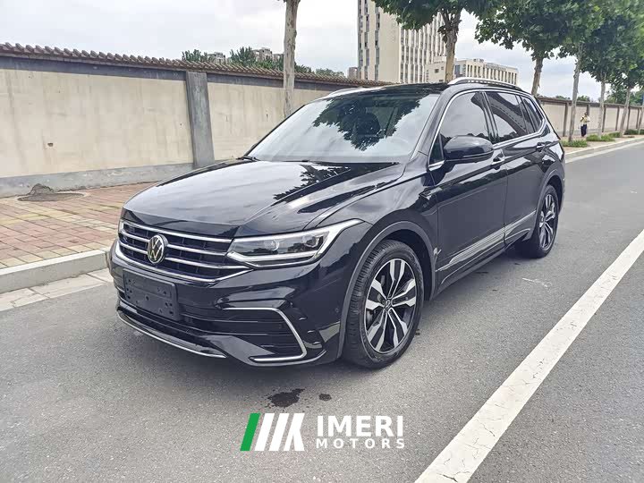 Volkswagen Tiguan L 2022 330TSI automatic two-wheel drive R-Line version
