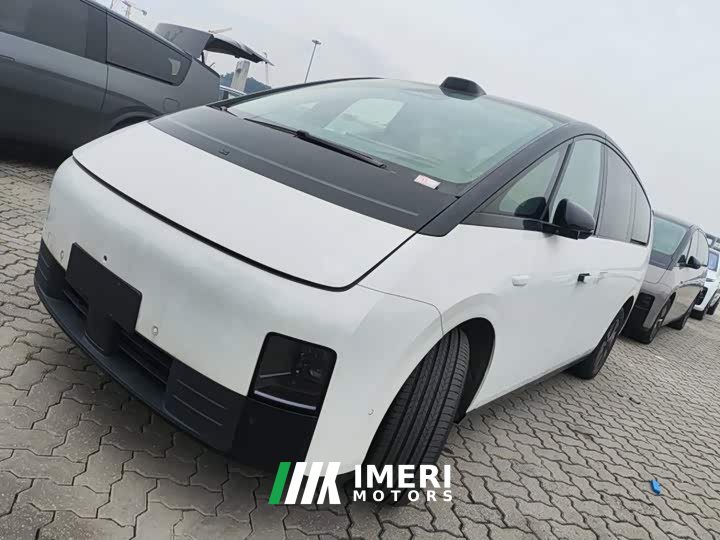 Li Auto Ideal MEGA Ultra