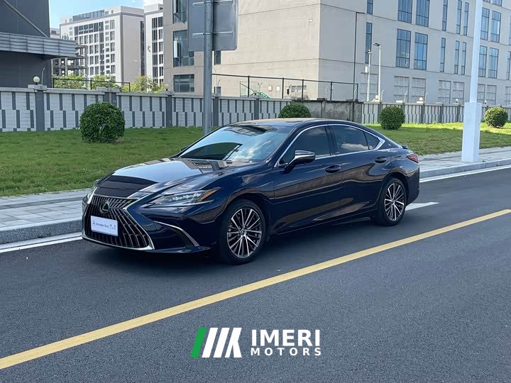 Lexus ES 300h Luxury Edition