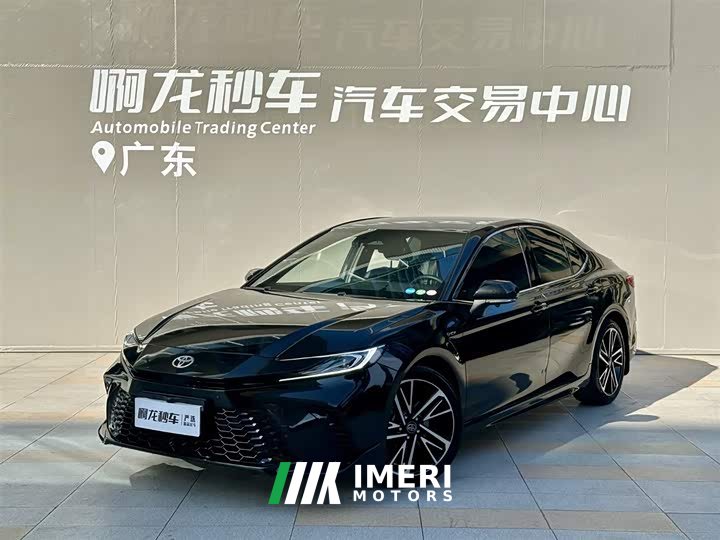 Toyota Camry Dual Engine 2.0HS Sports Edition