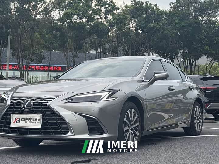 Lexus ES 200 Premium Edition