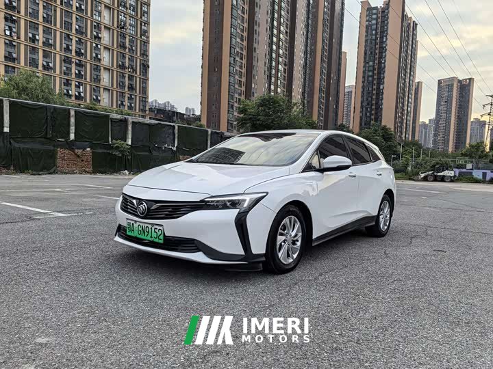 Lynk & Co Weilan 6 plug-in hybrid interconnected fashion