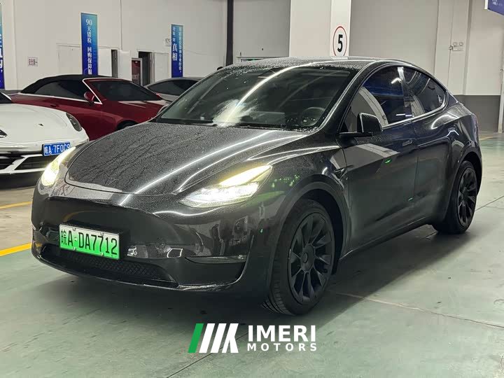 Tesla Model Y 2023 long-range all-wheel drive version