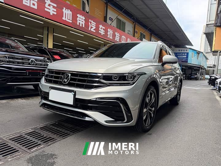 Volkswagen Tiguan L 2022 330TSI automatic two-wheel drive R-Line version