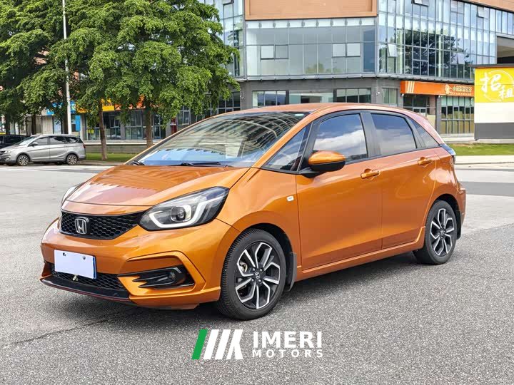 Lynk & Co LIFE 1.5L CVT SPORT Heartbeat Edition