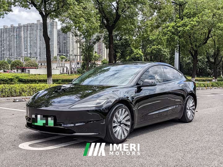 Tesla Model 3 long range all-wheel drive version