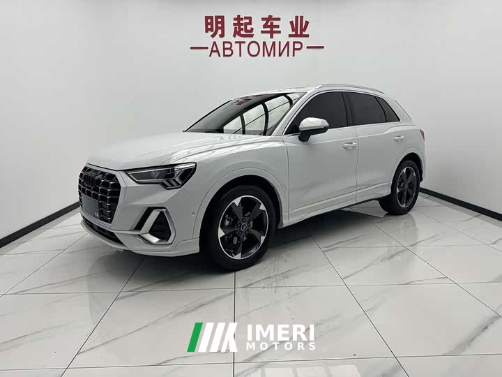 Audi Q3 35 TFSI Fashionable and Dynamic (1.4T)
