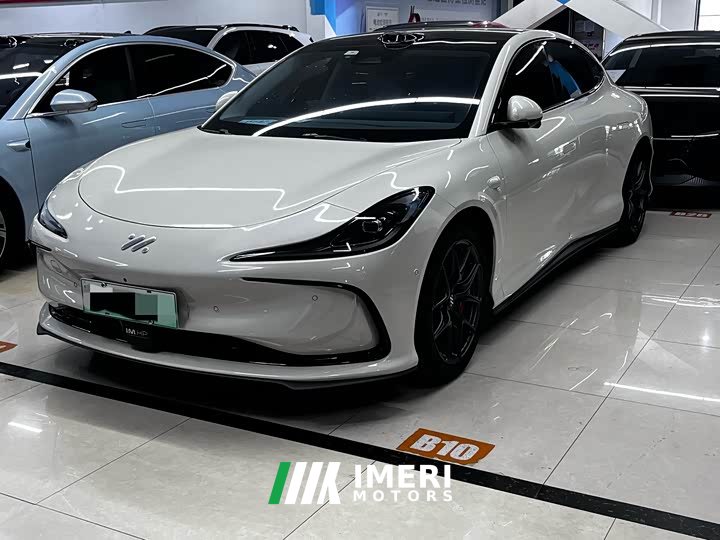 Li Auto Zhiji L6 Max Standard Edition