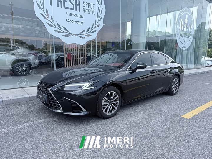 Lexus ES 300h Premium Edition