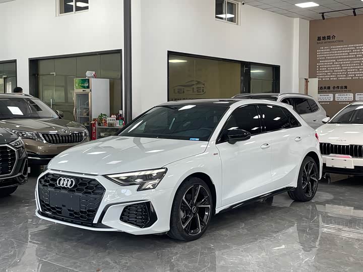Audi A3 2022 Sportback 35 TFSI stylish and sporty