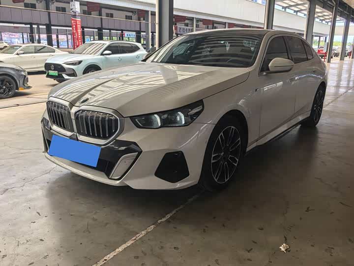 BMW 5 Series 2025 530Li Leading M Sports Package