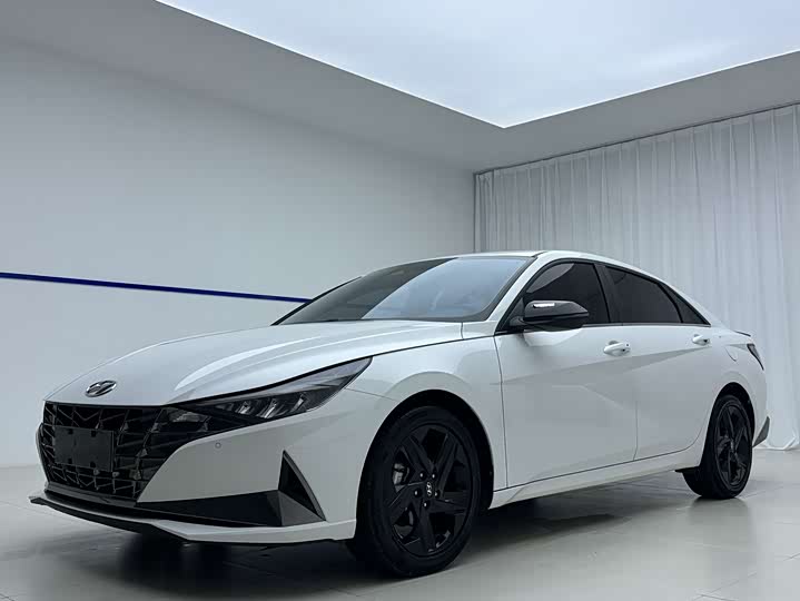 Elantra 2022 240TGDi DCT LUX Premium Edition