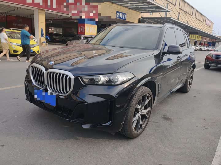 BMW X5 2023 xDrive 30Li M Sport Luxury Package