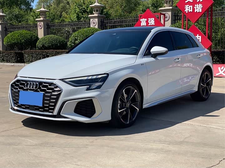 Audi A3 2022 Sportback 35 TFSI stylish and sporty