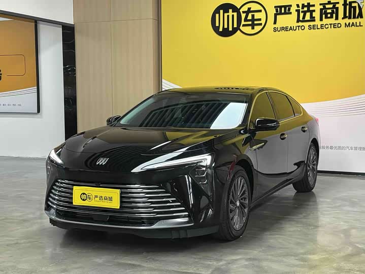 LaCrosse 2025 28T Platinum Edition