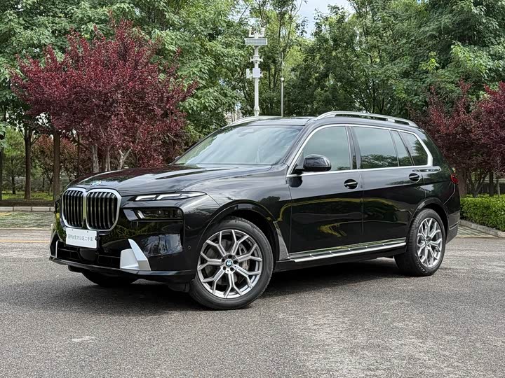 BMW X7 2024 xDrive40i Leading Luxury Package