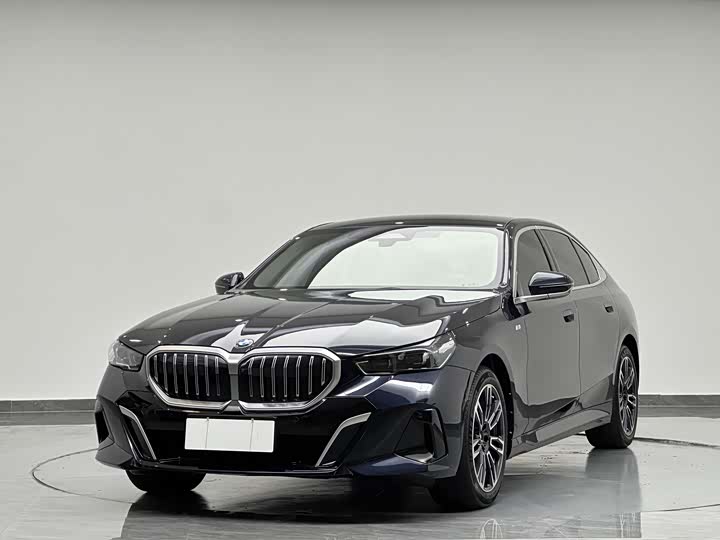 BMW 5 Series 2024 525Li M Sports Package