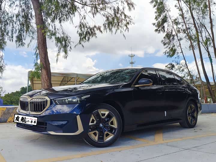 BMW 5 Series 2024 525Li M Sports Package