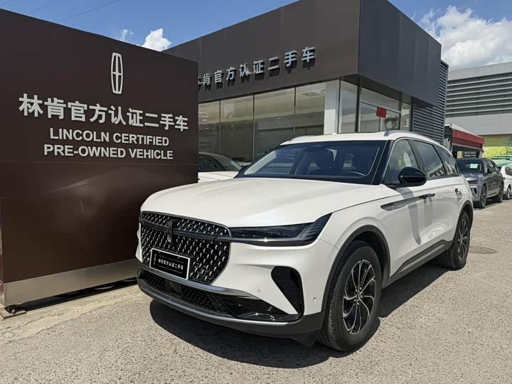Nautilus 2023 2.0T AWD Premiere
