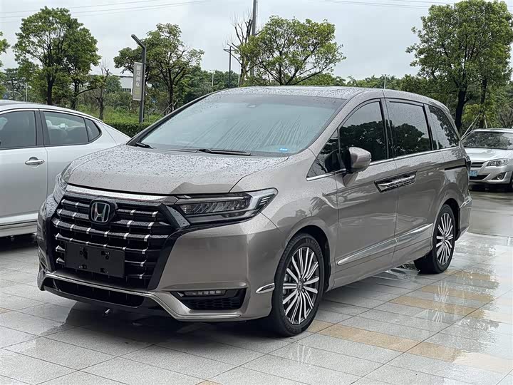 Alison 2022 2.0L e:HEV Deluxe Edition