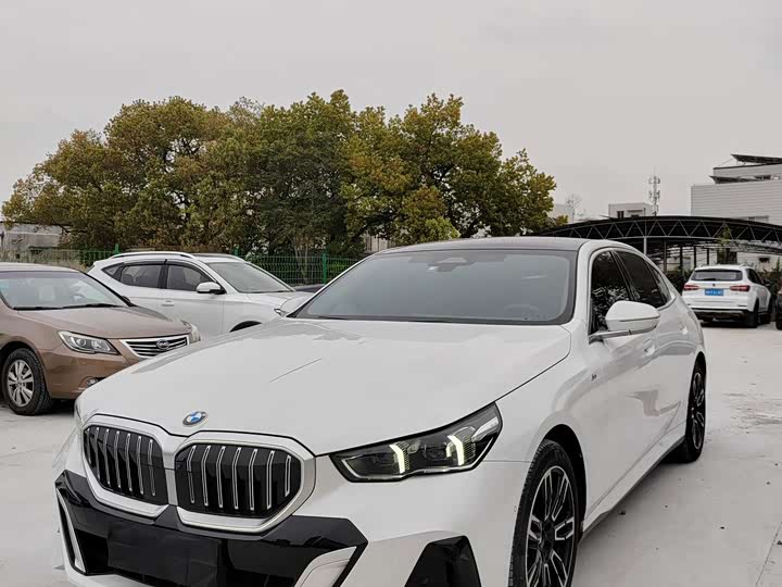 BMW 5 Series 2025 530Li Leading M Sports Package