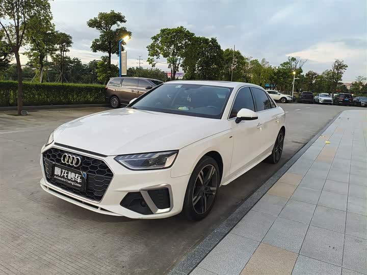 Audi A4L 2022 40 TFSI Fashionable and Dynamic