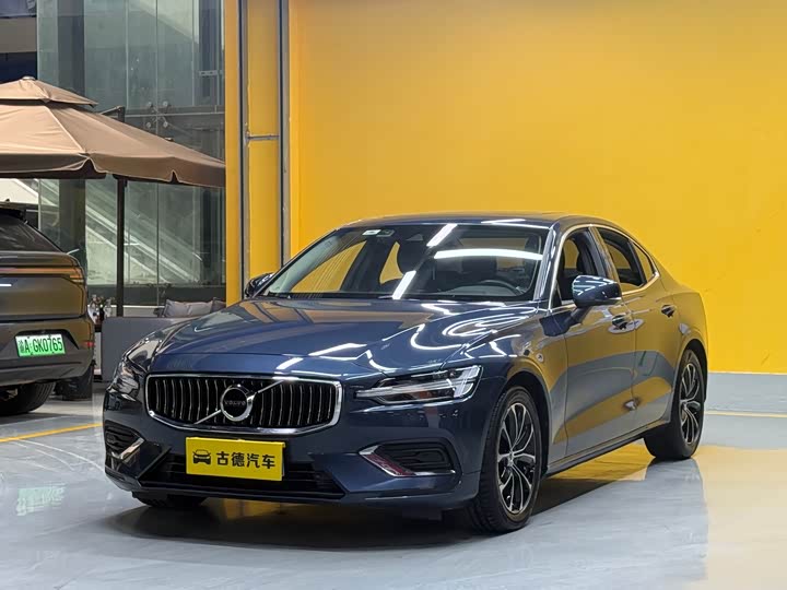 Volvo S60 2022 B4 Zhiyi Luxury Edition
