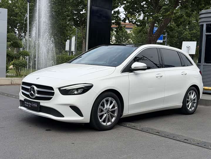 Mercedes-Benz B-Class 2021 B 200 Fashion Model