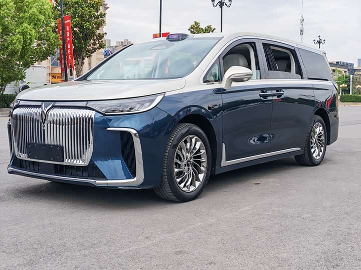Lantu Dreamer 2025 EV four-wheel drive flagship Qiankun version