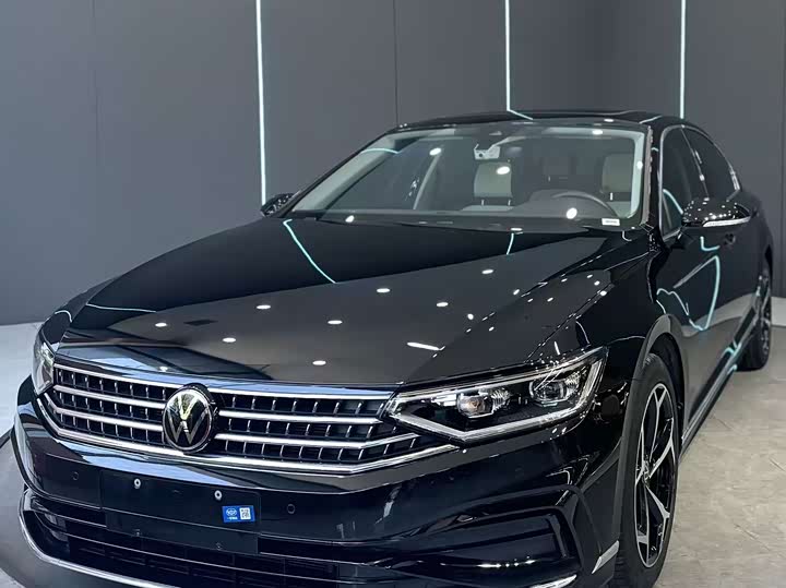 Magotan 2025 model facelift 2 public model 330TSI DSG luxury model