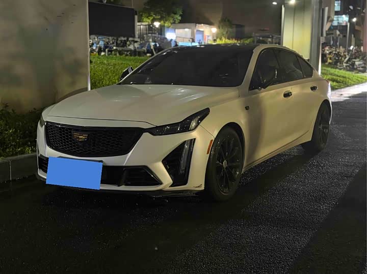 Cadillac CT5 2021 28T leading sports model