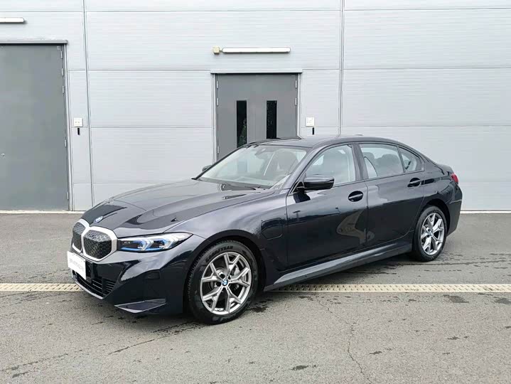 BMW i3 2025 eDrive 35 L