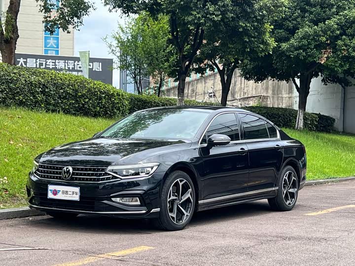 Magotan 2023 2 Million Edition 330TSI DSG Leading Model
