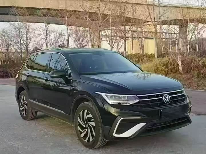 Tiguan L 2023 330TSI automatic two-wheel drive comfort version
