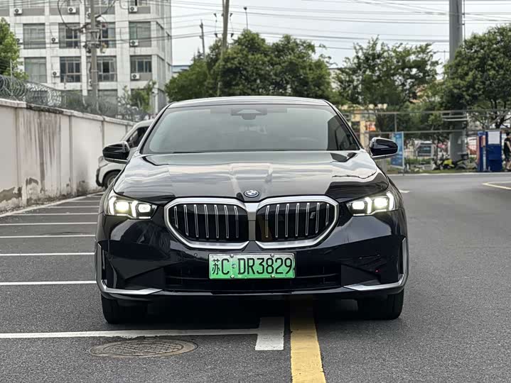 BMW i5 2024 eDrive 35L Luxury Package