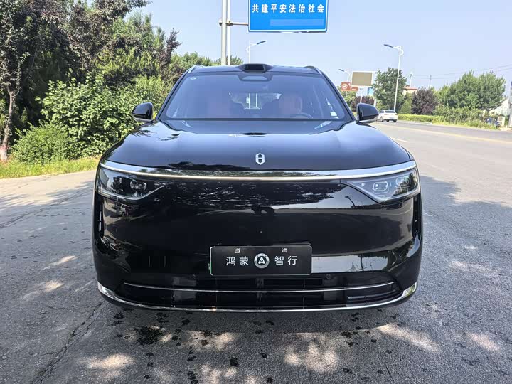 Wenjie M8 2025 extended range Ultra version 53.4kWh 6-seater version (192-line lidar)