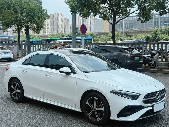 Mercedes-Benz A-Class 2024 A 200 L Fashion