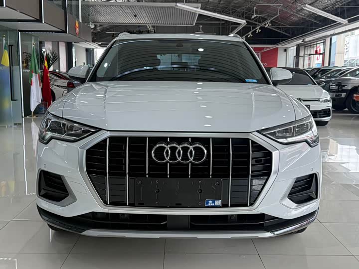 Audi Q3 2022 35 TFSI Fashionable and Elegant