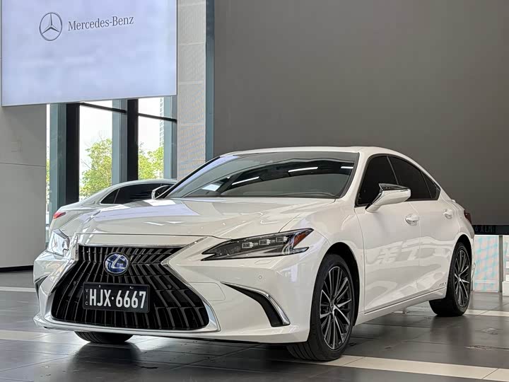 Lexus ES 2021 300h Premium Edition