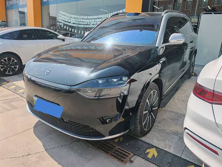 Wenjie M9 2024 extended range Ultra version 52kWh 6-seater version