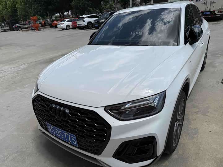 Audi Q5L Sportback 2022 facelift 40 TFSI luxury model