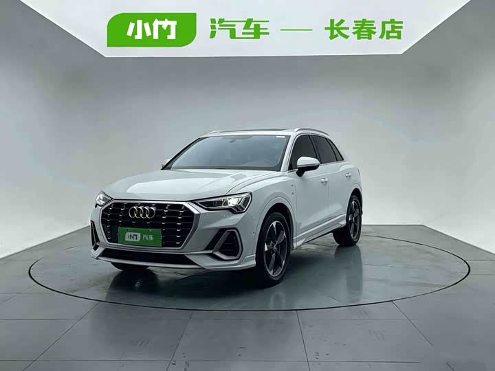Audi Q3 2022 35 TFSI Fashionable and Dynamic