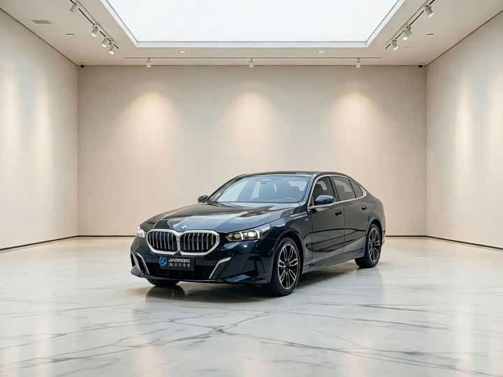 BMW 5 Series 2025 530Li Leading M Sports Package
