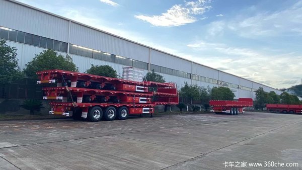 Various semi-trailers from Changsha Trailer Factory.
