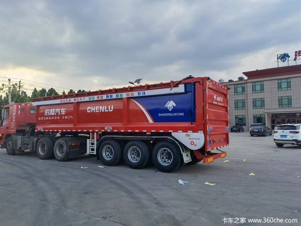 Rear push dump truck