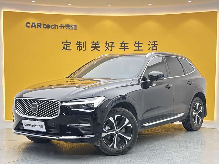 2025 Volvo XC60 2026 B5 four-wheel drive Zhiyi Luxury Edition