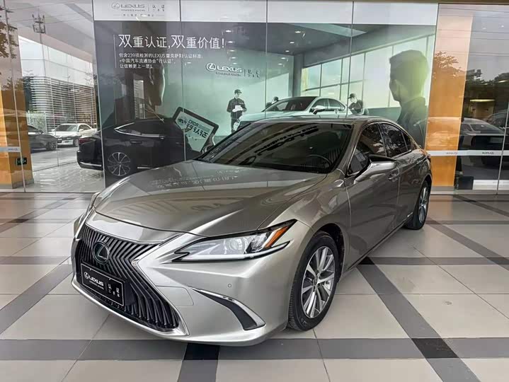 Lexus ES 2020 300h Excellence Edition